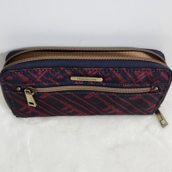 Travelon Navy Blue Burgandy Maroon Red RFID Wristlet Wallet NWT - Picture 4 of 16
